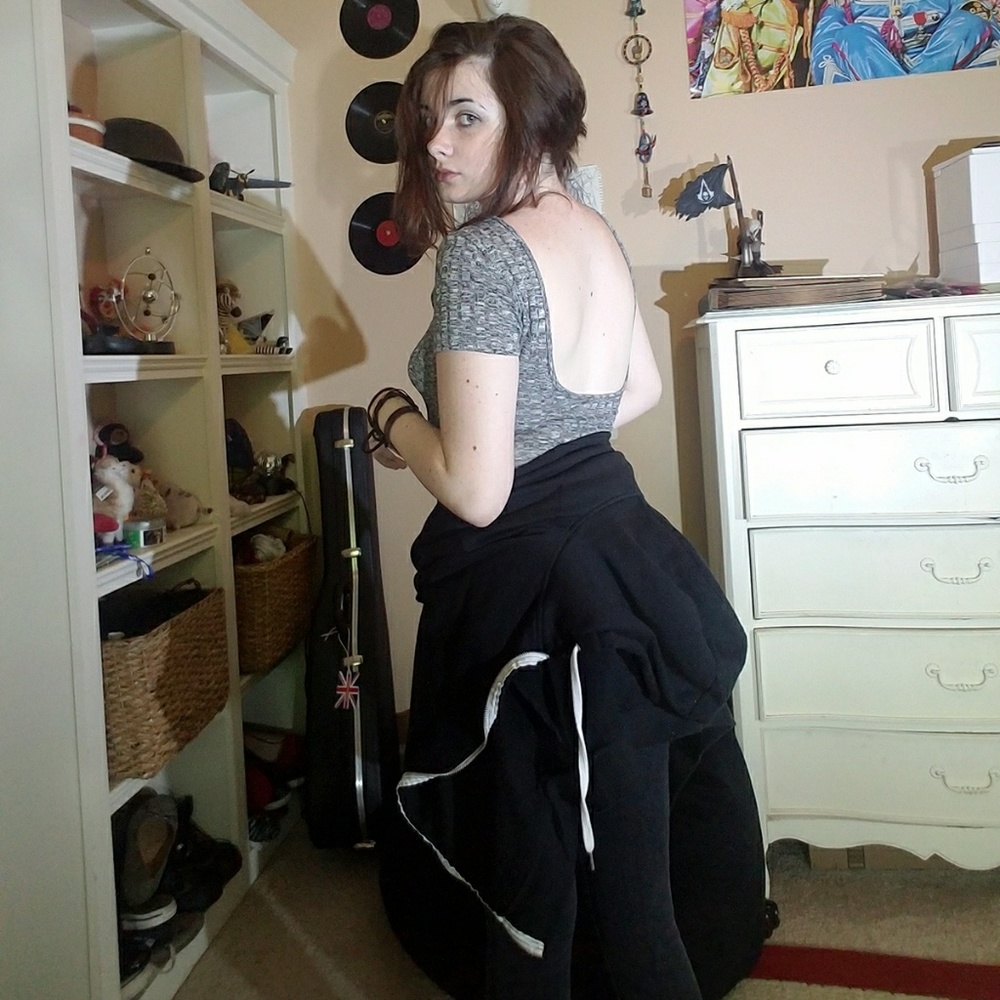 Ribbed Lulu's grey backless bodysuit
